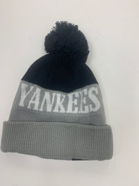 Load image into Gallery viewer, New Era New York Yankees Knit Beanie
