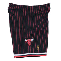 Load image into Gallery viewer, Mitchell &amp; Ness Swingman Shorts Chicago Bulls Alternate 1996-97
