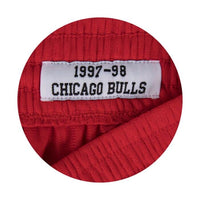 Load image into Gallery viewer, Mitchell &amp; Ness Swingman Shorts Chicago Bulls 1997-98
